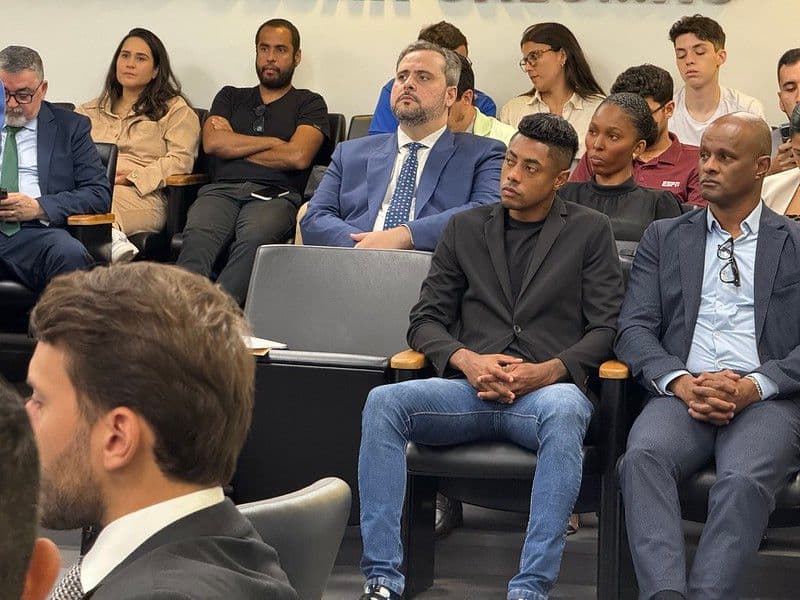 Pleno reforma decisão e pune Bruno Henrique por compartihar informação sensível